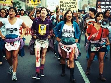 women in peru demonstrating