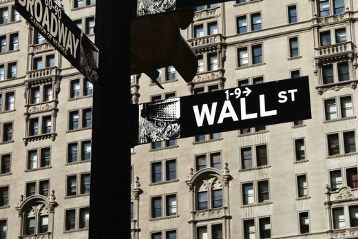 Wall St sign