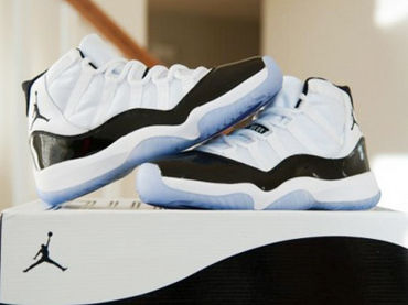 Air Jordan XI Retro Concords