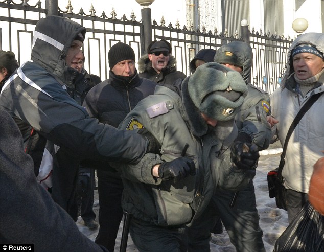 Click to enlarge Russia protest 3