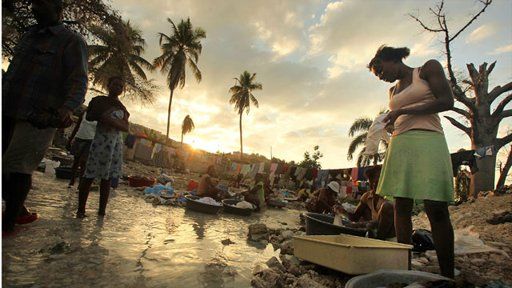Click to enlarge women @ Haiti