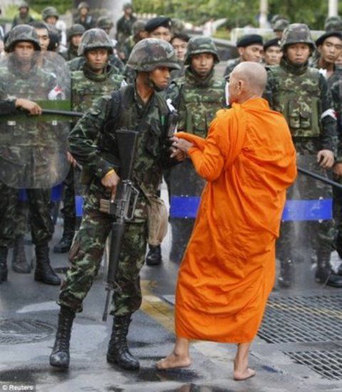 Indonesia-soldiers & monk