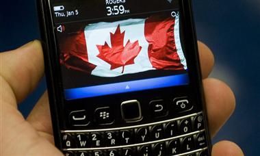 Click to enlarge cellphone Canada flag
