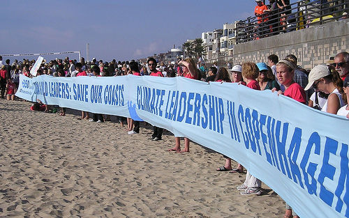 Protesting for world climate governance