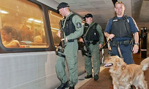 A TSA 'viper' (VIPR) team patrolling mass transit