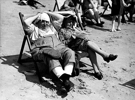 old picture by the sea