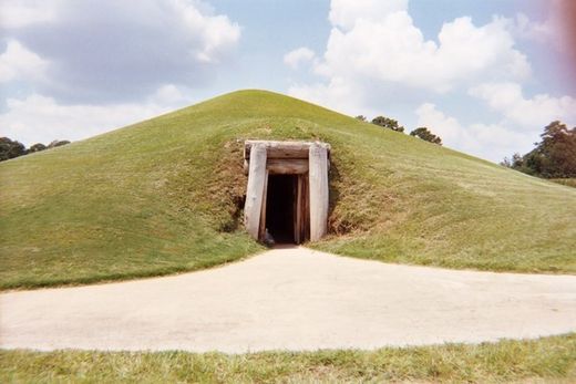 earth mound astronomical clock