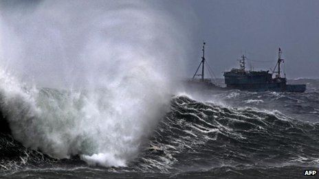 Typhoon south corea fishermen from china