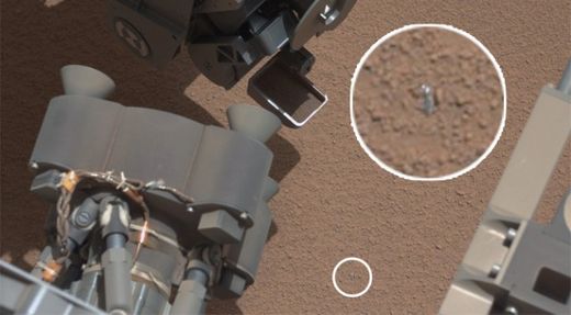 Curiosity metallic object mars