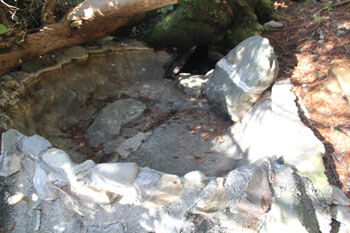 Click to enlarge Dried up Hotsprings Island hotpool