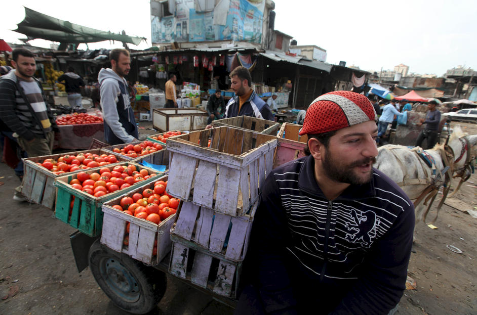 Palestinians shop 