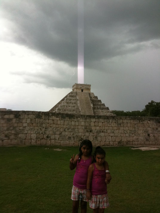 Click to enlarge Kukulkan Pyramid_1