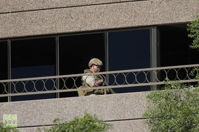 Click to enlarge Arizona Shooting_5