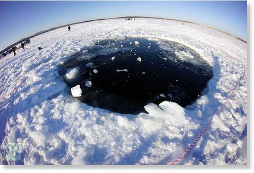ice hole, Chabarkul, meteorite