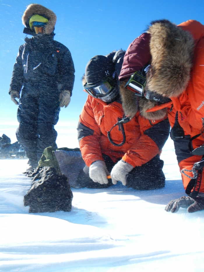 Antarctica Meteorite_1