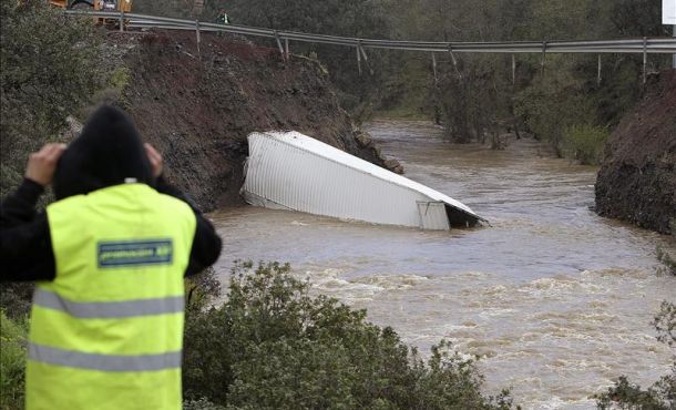 River Yeguas bridge washed away