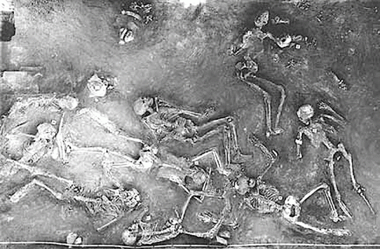 Click to enlarge Some of the skeletons found at Mohenjo Daro
