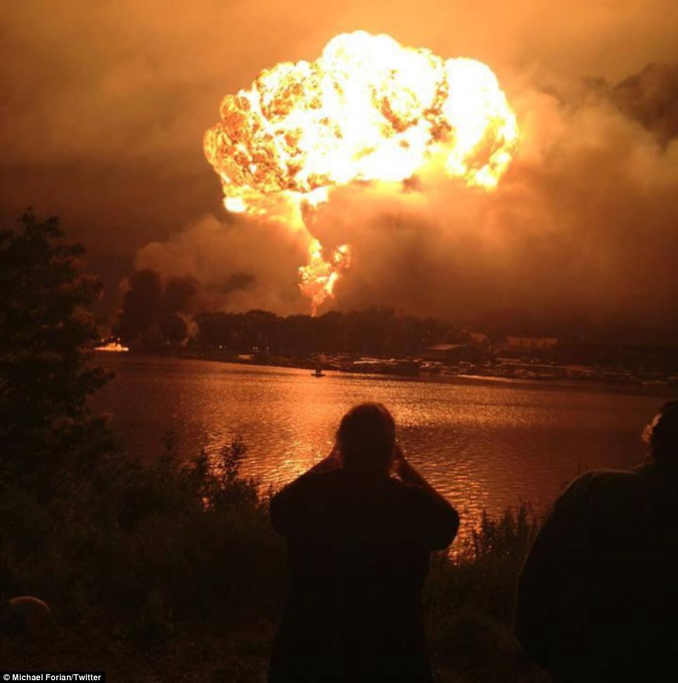 Click to enlarge Lac Megantic explosion 10