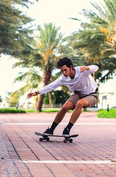 Click to enlarge Israel Hernandez-Llach