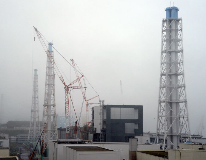 Click to enlarge Spent fuel rod removal - Fukushima