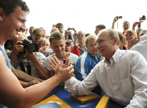 Putin arm_wrestler