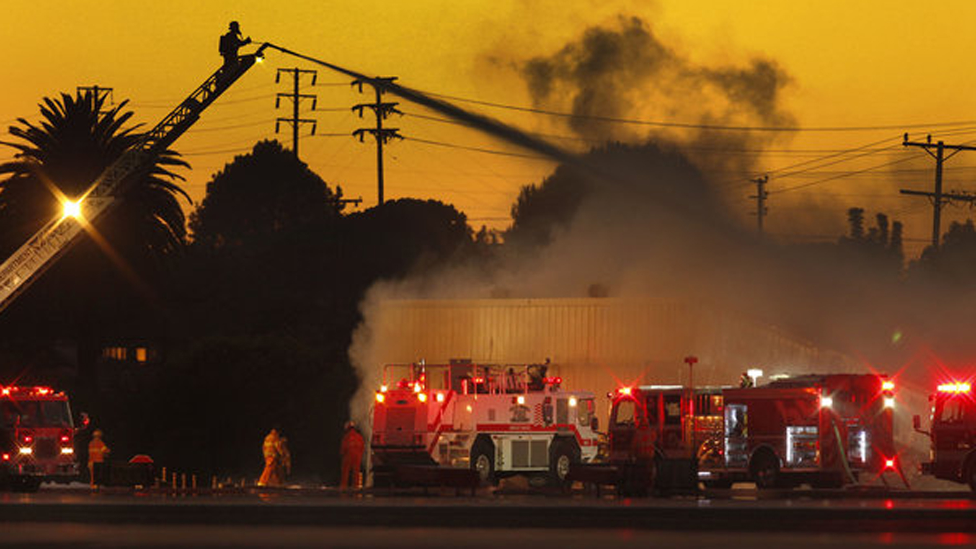 Click to enlarge Santa Monica plane crash