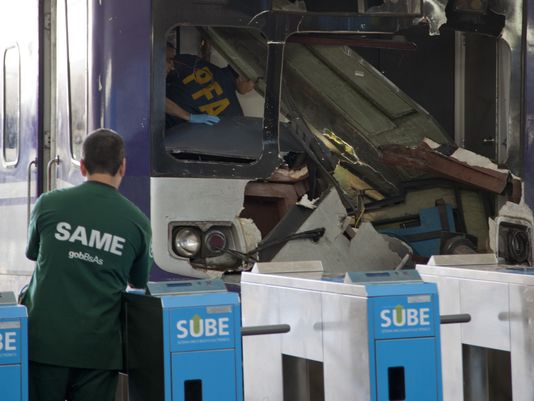 Click to enlarge Train crash in Argentina