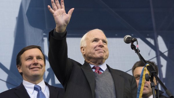 Click to enlarge McCain in Kiev