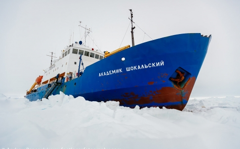 MV Akademik Shokalskiy, a Russian scientific research vessel