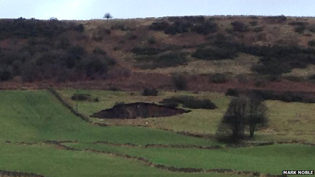 foolow sinkhole3