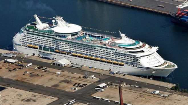 Click to enlarge Cruise ship Explorer of the seas