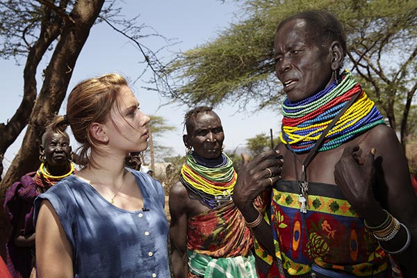 Click to enlarge Scarlet Johanson in Kenya 2