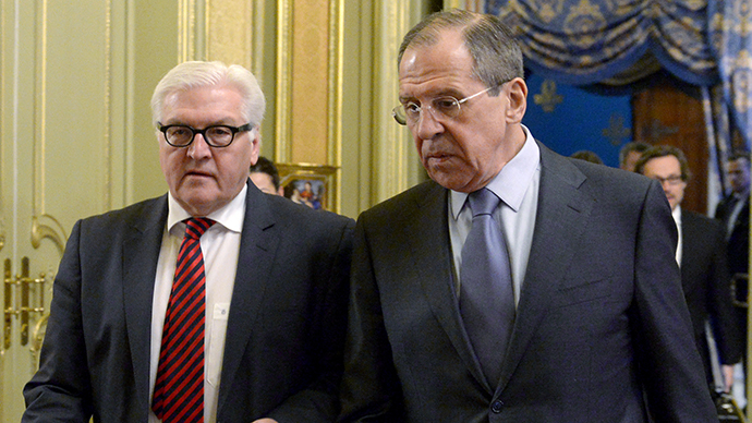 Foreign Minister Sergei Lavrov (right) and German Foreign Minister Frank-Walter Steinmeier 
