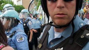 Click to enlarge police-chicago