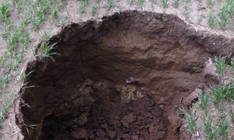 Click to enlarge uk sinkhole