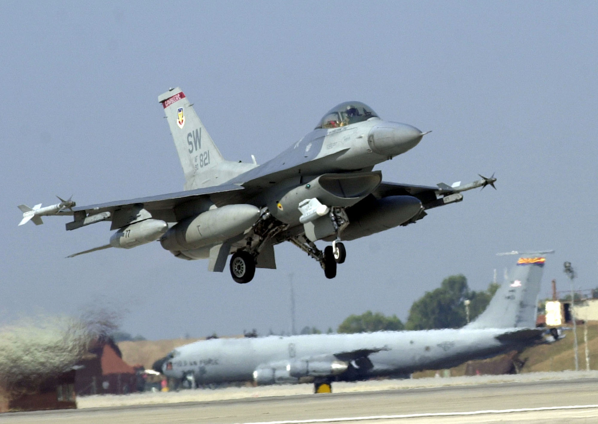 A U.S. F-16, F16 fighter jet