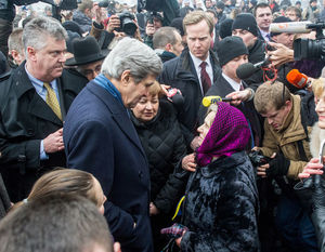 Click to enlarge John Kerry in Kiev