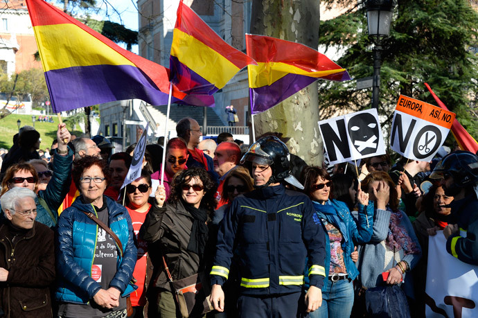 Click to enlarge March for dignity in Madrid