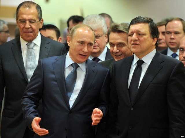 Click to enlarge Putin, Lavrov and Barrosso in Brussels