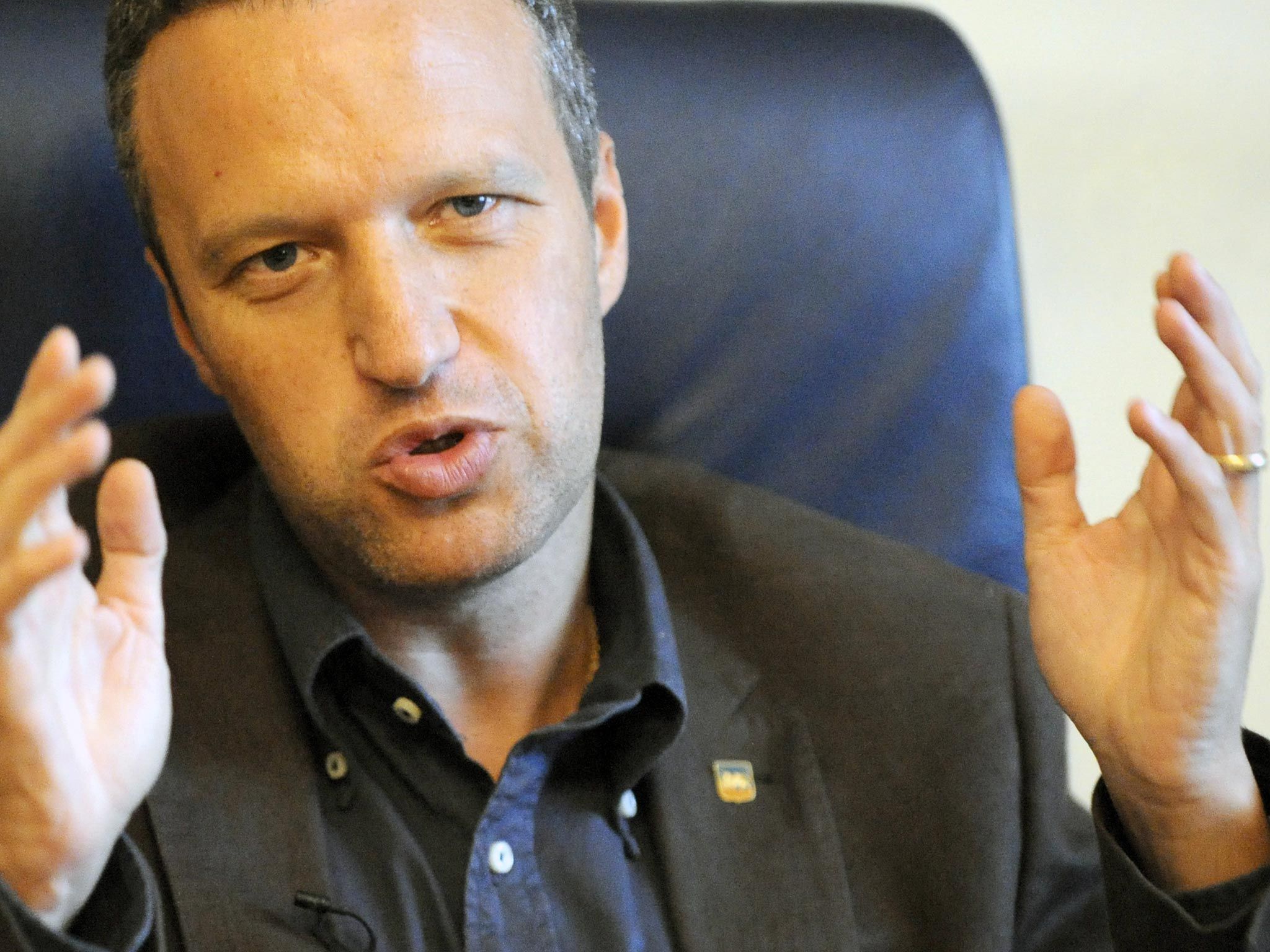 Italy: Verona's mayor Flavio Tosi threatens fines for those who feed 