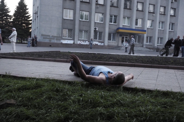 Youri was struck back by a lethal bullet