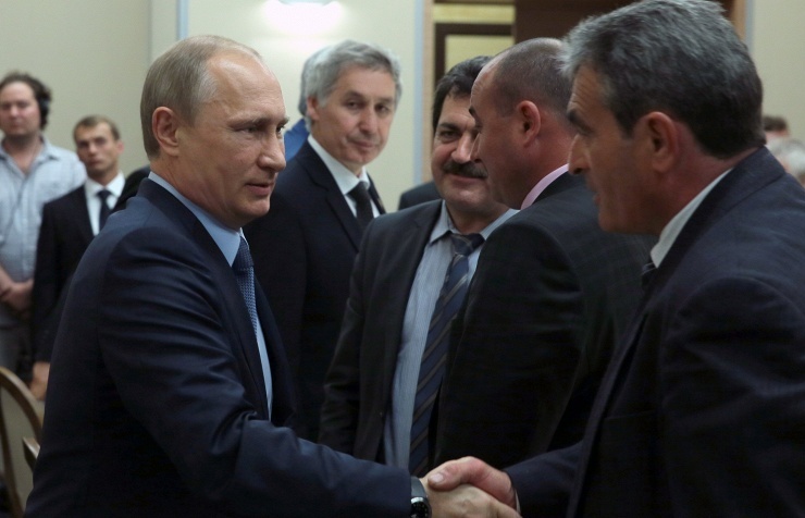 Putin meets Crimean Tartars