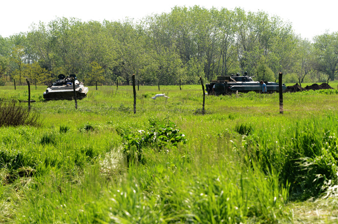Click to enlarge ukraine tanks