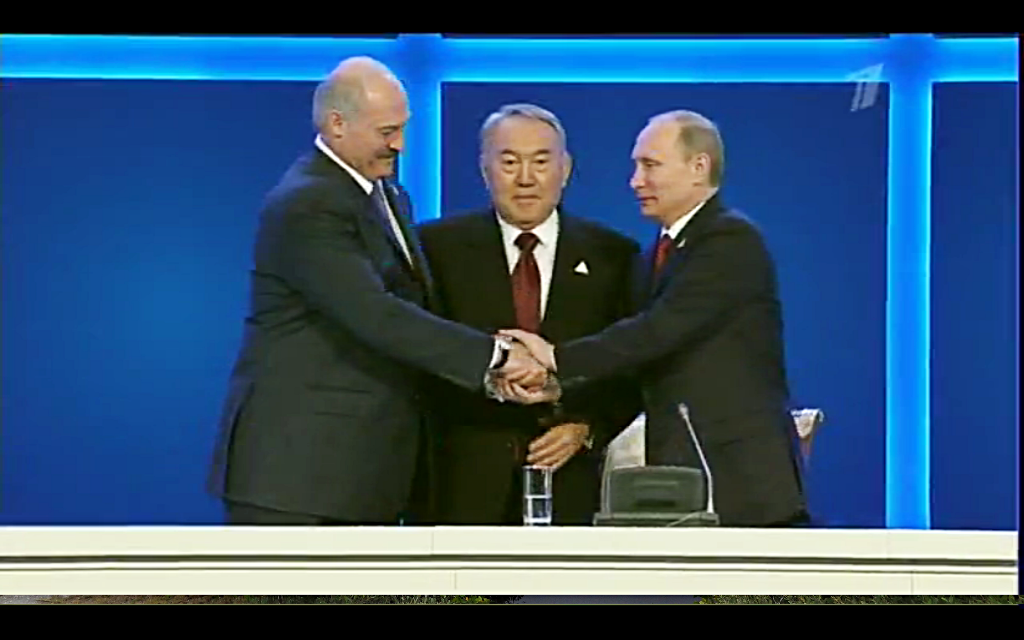 Lukashenko, Nazarbaev and Putin sign the EEU