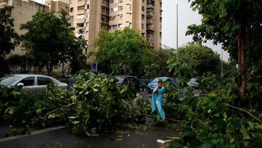 Click to enlarge Dehli storm