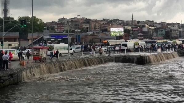 Click to enlarge Istanbul Flooding_4