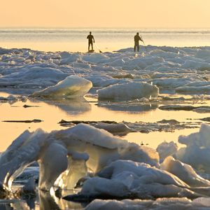 Lake superior ice