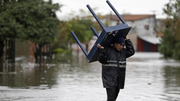 Click to enlarge Paraguay flood 1