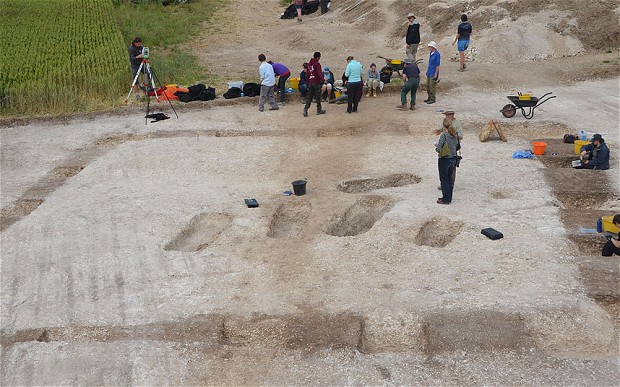 Click to enlarge Archaelogical dig
