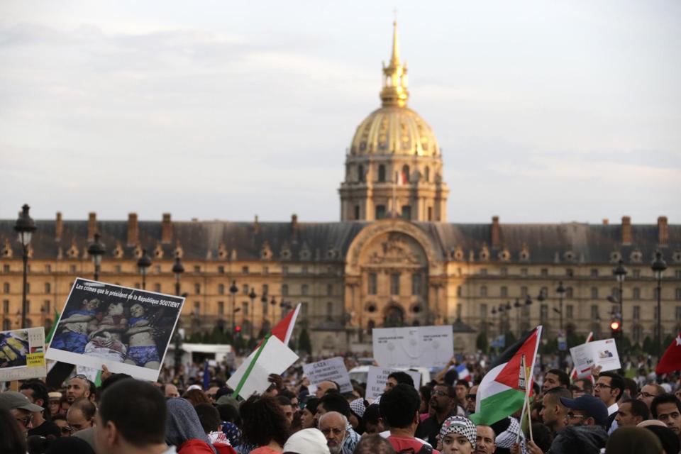 Protests at Invalides 